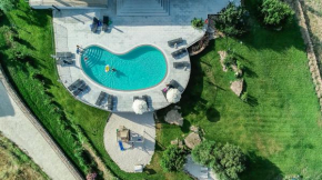 Гостиница Nioleo Appartamenti con piscina  Синискола